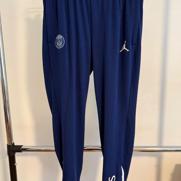 Paris Saint-Germain Strike Elite Fourth Men's Jordan Dri-FIT ADV Soccer Knit Pan - Picture 1 of 5